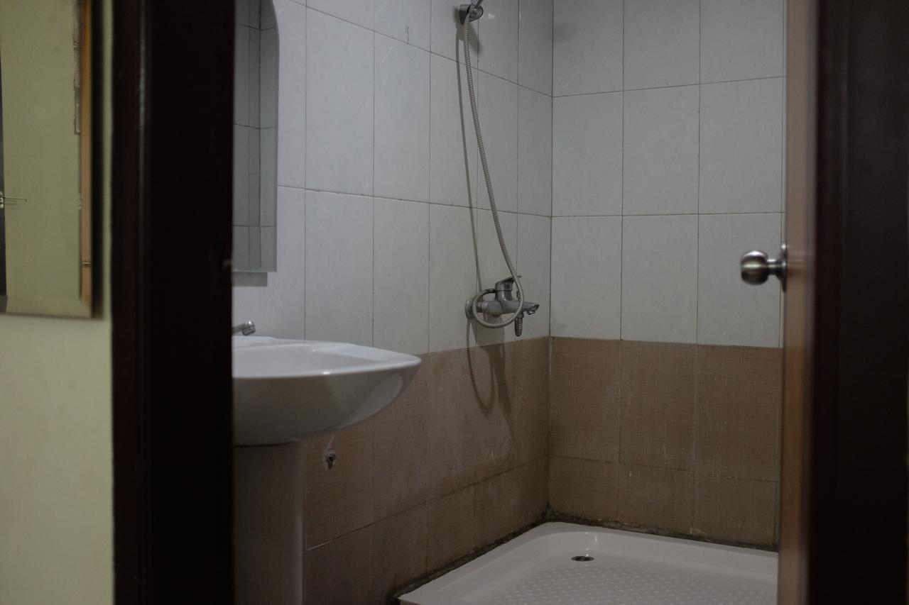 Reddoorz Plus Near Senen Jakarta Extérieur photo